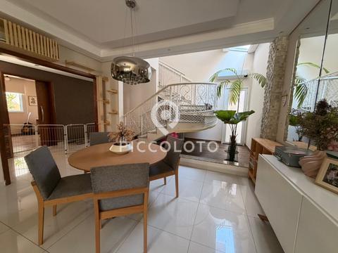 Sobrado à venda em Campinas, Swiss Park, com 3 suítes, com 229.1 m²