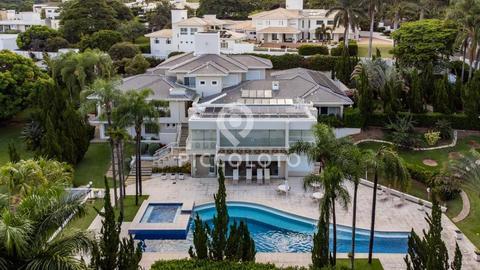 Sobrado à venda em Valinhos, Village Sans Souci, com 9 quartos, com 1362 m², Village Sans Souci