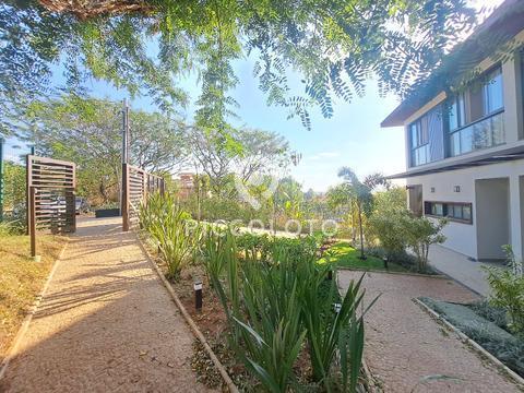 Sobrado à venda em Campinas, Bairro das Palmeiras, com 3 suítes, com 242 m², Bothanica Gramado