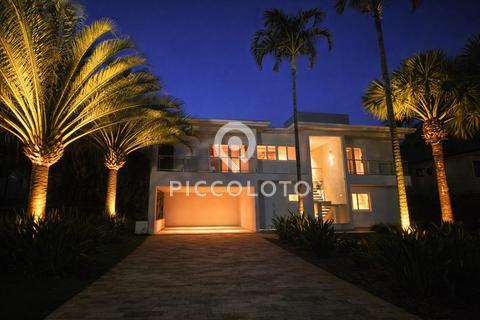 Sobrado à venda em Campinas, Barão Geraldo, com 4 suítes, com 419 m², Condomínio Residencial Colina