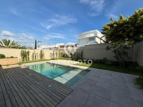 Sobrado à venda em Campinas, Ville Sainte Hélène, com 5 suítes, com 375.57 m², Ville Sainte Helene