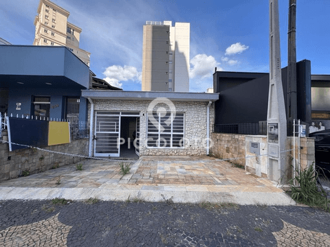 Casa à venda em Campinas, Cambuí, com 3 quartos, com 122 m²