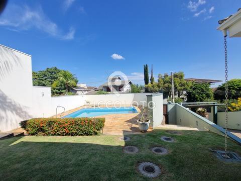 Sobrado à venda em Campinas, Bairro das Palmeiras, com 3 suítes, com 248.86 m²