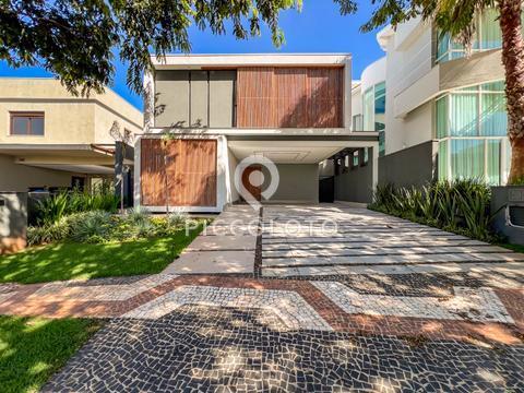 Sobrado à venda em Campinas, Ville Sainte Hélène, com 4 suítes, com 368.87 m², Ville Sainte Helene